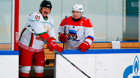 Tổng thống Belarus: Khúc côn cầu, vodka và tắm hơi là phương pháp điều  trị covid-19 hiệu quả nhất