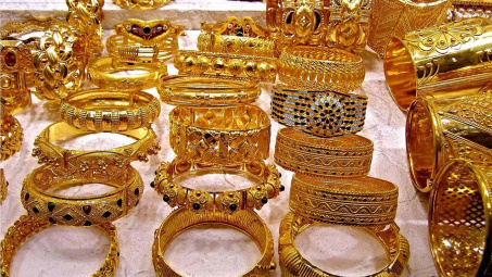 Giá vàng ngày 10/4 tăng vọt trở lại khi các gói hỗ trợ, kích thích kinh tế được triển khai