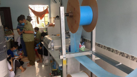 Lại phát hiện "xưởng" sản xuất khẩu trang nhái, không lớp kháng khuẩn giữa mùa dịch