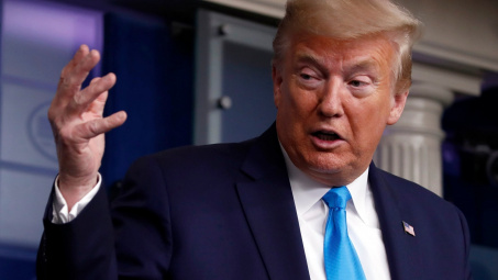 [Tin ảnh] Ông Trump thể hiện quyền lực