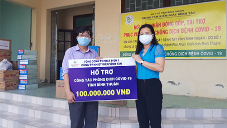 Nhiệt điện Vĩnh Tân gửi tặng 1 tấn gạo hỗ trợ người dân khu cách ly Văn Lâm 3