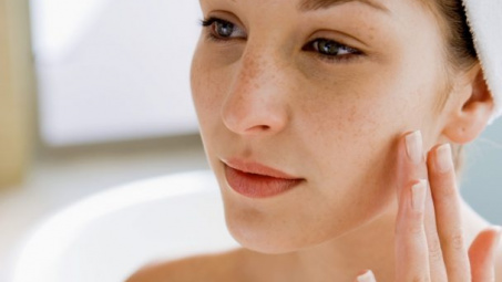 Vì sao phụ nữ Việt dễ bị nám đến vậy?