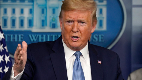 [Tin ảnh] Ông Trump nghi ngờ Trung Quốc