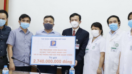 Petrolimex ủng hộ hơn 14,1 tỷ đồng cho công tác phòng, chống dịch COVID-19