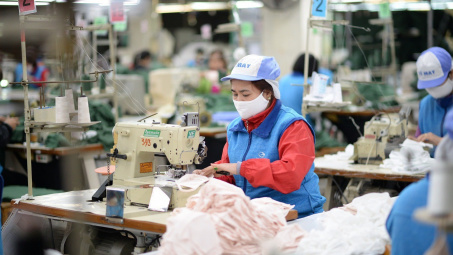 ADB: Tăng trưởng kinh tế Việt Nam vẫn nằm top châu Á dù suy giảm mạnh do dịch Covid-19