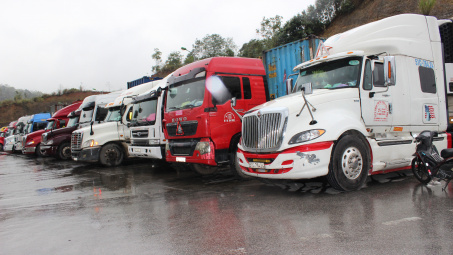 Thông quan tích cực, gần 1.400 xe hàng xuất khẩu trong 1 ngày