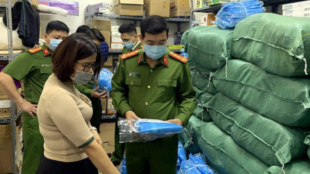 Triệt phá đường dây làm giả vật tư y tế phòng, chống dịch Covid-19
