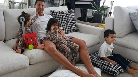 Bên trong ngôi biệt thự nơi Ronaldo cách ly