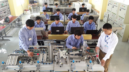 Đời sống xã hội và dịch chuyển cơ cấu nguồn lao động dưới tác động của cuộc cách mạng công nghiệp 4.0