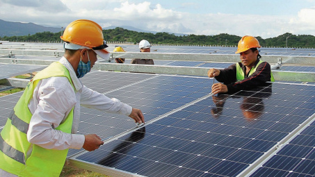 Tấm quang điện mặt trời đơn tinh thể, đa tinh thể ít tác động xấu đến môi trường