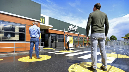 Học cách chuỗi nhà hàng McDonald’s “đối mặt” với đại dịch Covid – 19