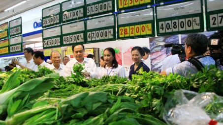 Đẩy mạnh thực hiện cuộc vận động “Người Việt Nam ưu tiên dùng hàng Việt Nam”, góp phần phục hồi, phát triển kinh tế - xã hội