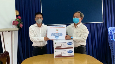 VIPESCO trao hơn 200 thùng gel sát khuẩn tay tặng các trường học tại TP. Hồ Chí Minh