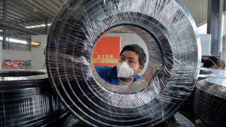 Kinh tế Trung Quốc đối mặt thêm tin xấu: Chỉ số giá sản xuất sụt giảm kỷ lục