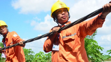 Nhu cầu sử dụng điện tăng cao, Bộ Công Thương chỉ đạo EVN nâng cao công tác dịch vụ khách hàng