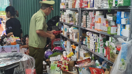 Triệt phá đường dây buôn bán hàng lậu, giả mạo nhãn hiệu trên facebook