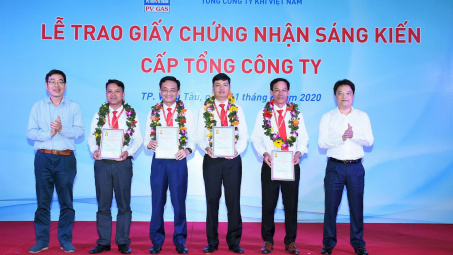 Công ty DVK, KĐN và KVT trao chứng nhận 22 sáng kiến năm 2019