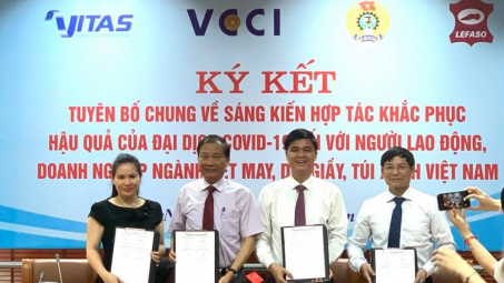 Hợp tác giúp lao động ngành dệt may, da giày vượt khó vì Covid-19