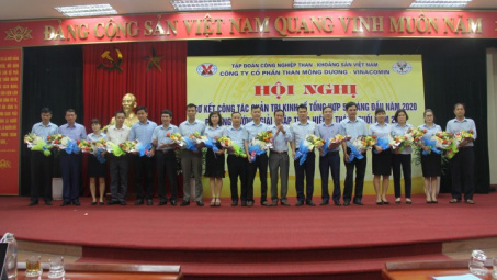 TKV khen thưởng các tập thể, cá nhân có thành tích trong công tác kinh tế tổng hợp 5 tháng đầu năm