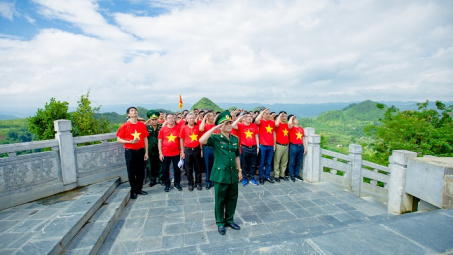 Hành trình về nguồn của Đảng bộ cơ quan Tổng Công ty VEAM