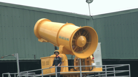 Tổng Giám đốc TKV trực tiếp kiểm tra lắp đặt thử nghiệm máy phun sương dập bụi cao áp