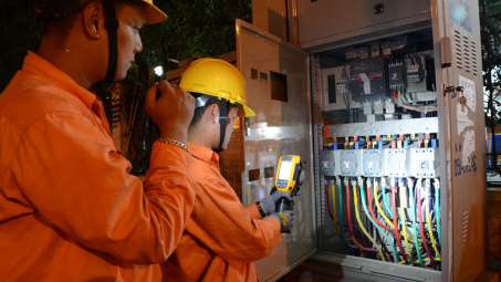 Thợ điện và những đêm không ngủ