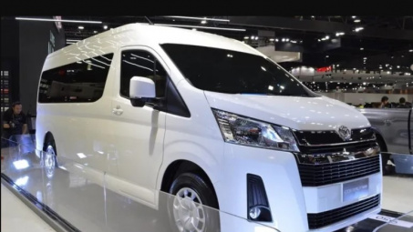 Toyota Hiace thế hệ thứ 6 chính thức ra mắt Việt Nam với giá 1,176 tỷ đồng