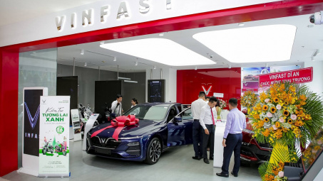 VinFast khai trương 27 showroom mới, 21 showroom 3S đặc biệt