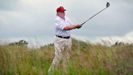 [Quốc tế nổi bật] Golf với ông Trump là thể dục