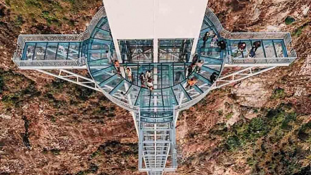 Đến Sa Pa trải nghiệm cầu kính Rồng Mây cao nhất Việt Nam