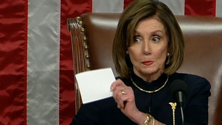 [Quốc tế nổi bật] Bà Pelosi "đá xoáy" ông Trump