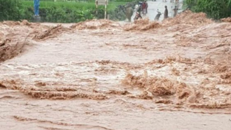 Thời tiết 23/7: Vùng núi Bắc bộ mưa dông, đề phòng lốc sét