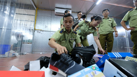 Đánh trúng vào những trung tâm đầu nậu, trọng điểm về buôn lậu, hàng giả