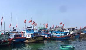 Phân tích mối quan hệ giữa tăng trưởng kinh tế và lực lượng lao động đi biển Việt Nam