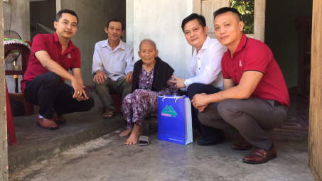 VNSTEEL dành hơn 1.333 suất quà tri ân các thương binh và thân nhân gia đình liệt sỹ