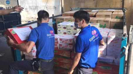 Co.opmart Đà Nẵng: Vừa lo bán hàng, vừa lo “tiếp tế” các bệnh viện lớn