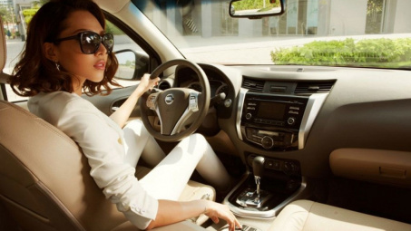 Kinh nghiệm cho người thấp bé lái xe ô tô an toàn và thoải mái