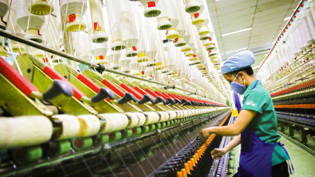 Vốn mỏng, doanh nghiệp dệt may khó đầu tư sản xuất vải