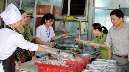 Hà Nội: Khuyến khích cung cấp thông tin vi phạm về an toàn thực phẩm