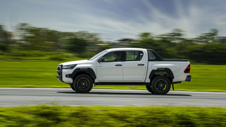 Giá lăn bánh Toyota Hilux 2020 mới nhất