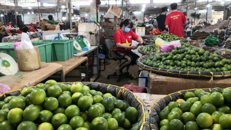 Đà Nẵng tiếp tục triển khai phát thẻ đi chợ, giãn cách xã hội