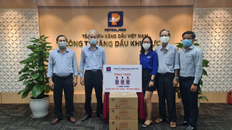 Trao tặng nước rửa tay Jana đến nhân viên Xăng dầu Petrolimex tại Quảng Nam & Đà Nẵng