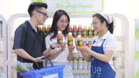 Trải nghiệm mới lạ với Nước trái cây xay sánh mịn từ xoài và chuối