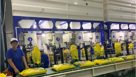 Cần Thơ đóng lô gạo đầu tiên xuất khẩu vào EU với thuế suất 0%