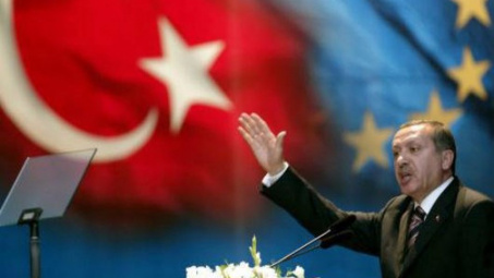 [Quốc tế nổi bật] Sẵn sàng đối đầu