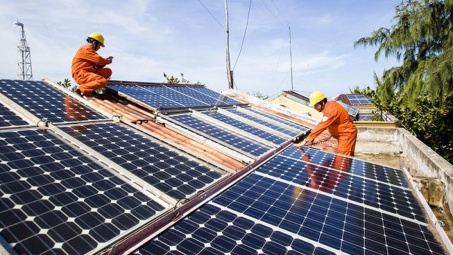 45.490 dự án điện mặt trời mái nhà được EVN ký hợp đồng mua bán điện