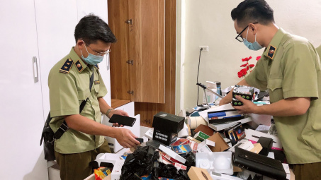 Phát hiện đường dây buôn bán thiết bị gian lận trong thi cử