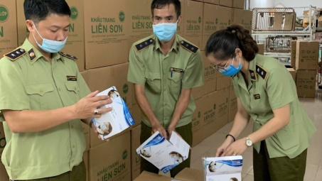 Liên tiếp tạm giữ lượng lớn khẩu trang y tế không đảm bảo chất lượng