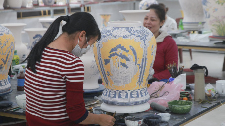 Bất chấp Covid-19, nhiều doanh nghiệp gốm sứ vẫn lạc quan