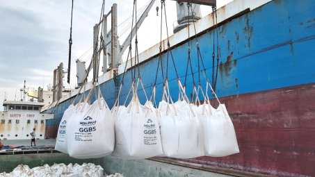 Lần đầu tiên thép Hòa Phát Việt Nam xuất khẩu sản phẩm S95 sang thị trường Úc